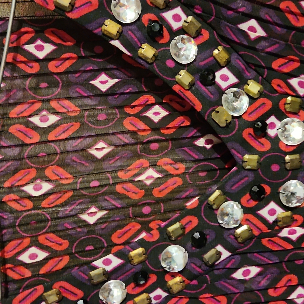 Top - Picture 2 of 3